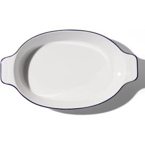 Made In Cookware – Oval Baking Dish – White – Hand Crafted Porcelain – Professional Bakeware – Made in France(Porcelain w/ Navy Rim)